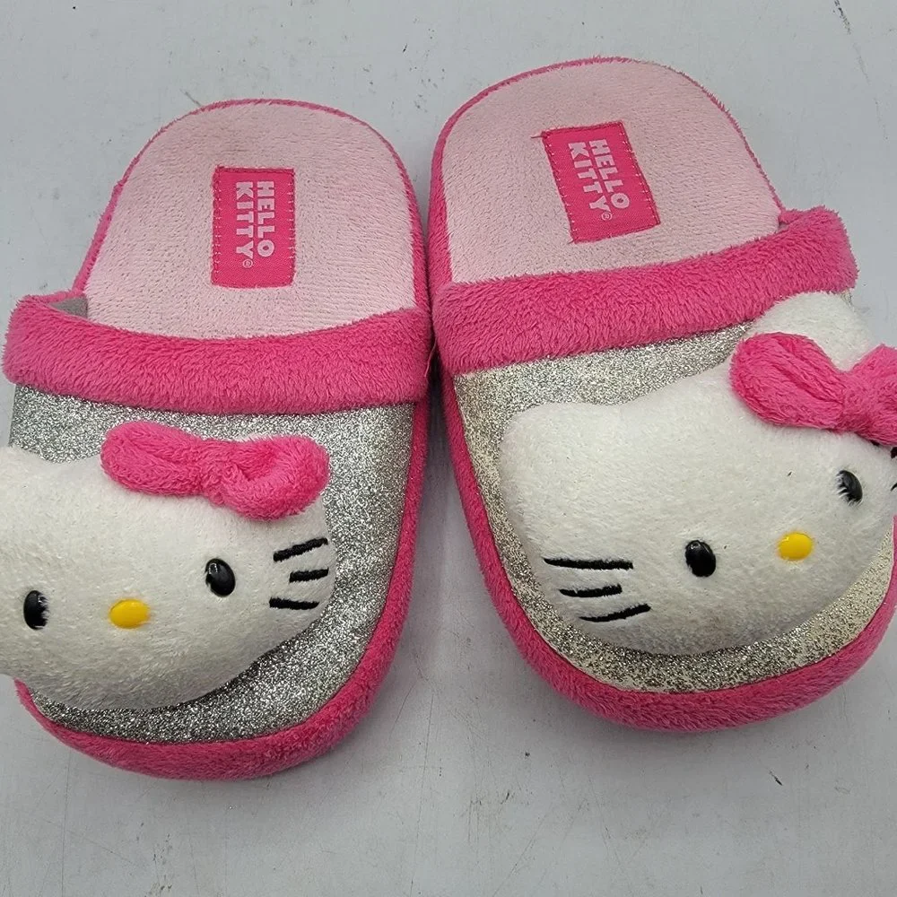 Hello Kitty Sanrio Girls Size 13/1 Pink Fluffy Warm Slippers Plush Kitty